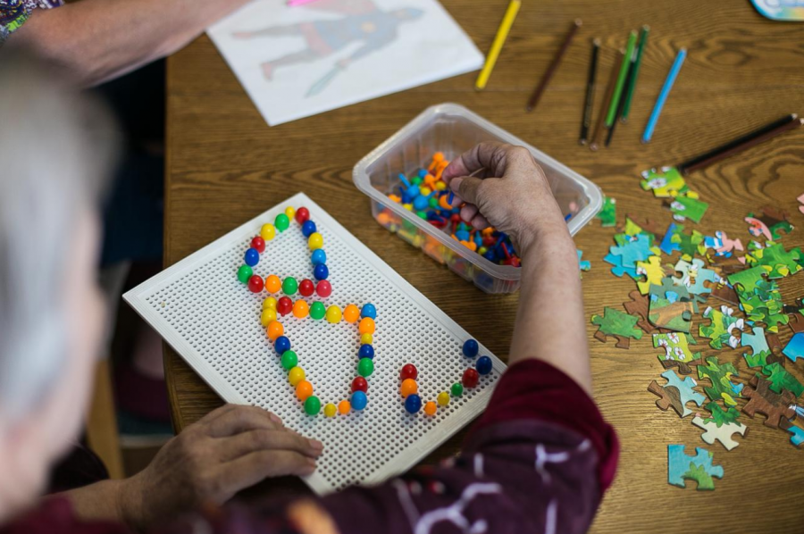 Творческие занятия в пансионате для пожилых людей в Санкт-Петербурге Творческие занятия в пансионате для пожилых людей в Санкт-Петербурге
