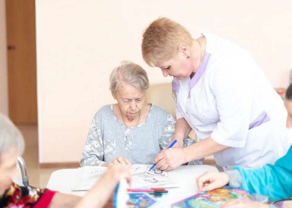 Круглосуточный уход за пожилыми людьми в доме престарелых Круглосуточный уход за пожилыми людьми в доме престарелых